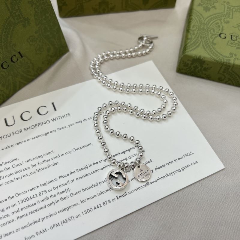 G*u*i necklaces